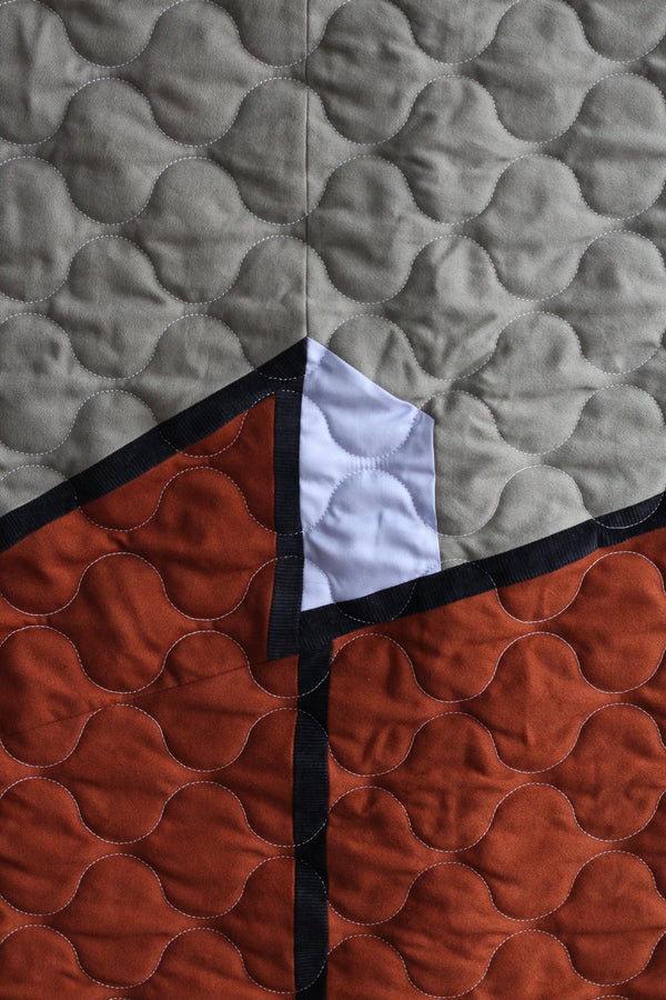 Wall quilt and crib model Inconnu et le mur | 3 color options