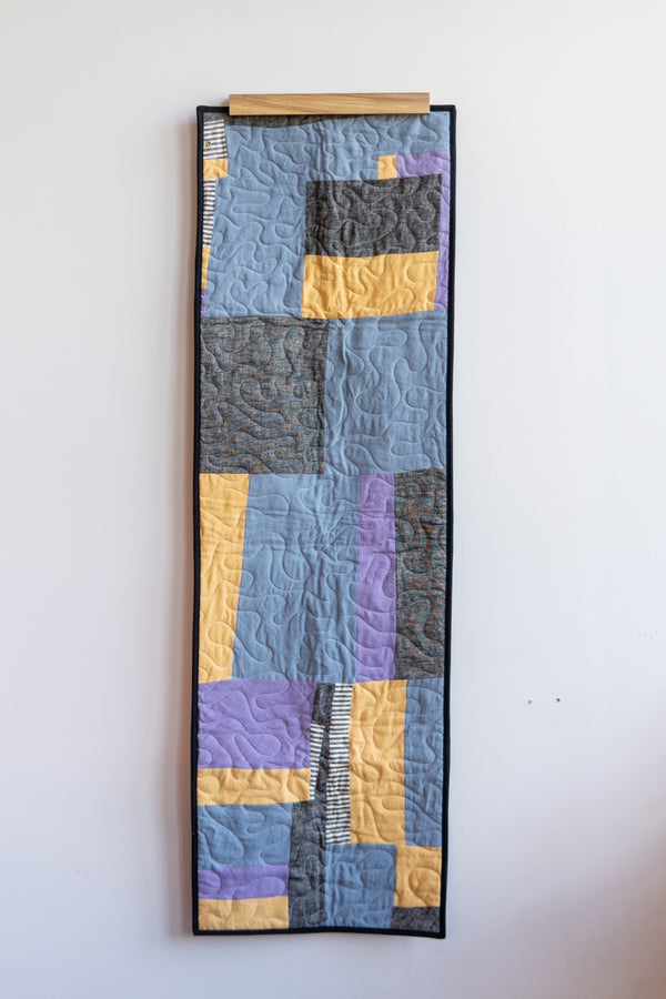 Wooden quilt hangers